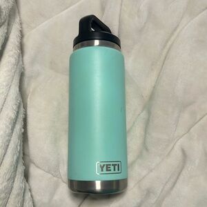 Yeti 26 oz rambler mint green